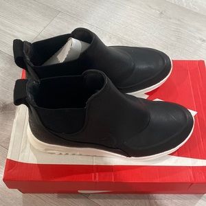 Women Nike air max Thea Mid
